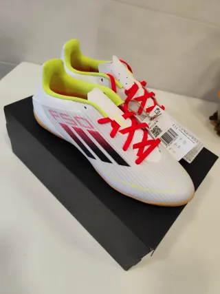 Adidas F50 Club IN Blancas y Rojas T.44