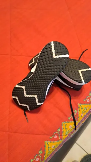 Scarpe sportive Nike nere e bianche