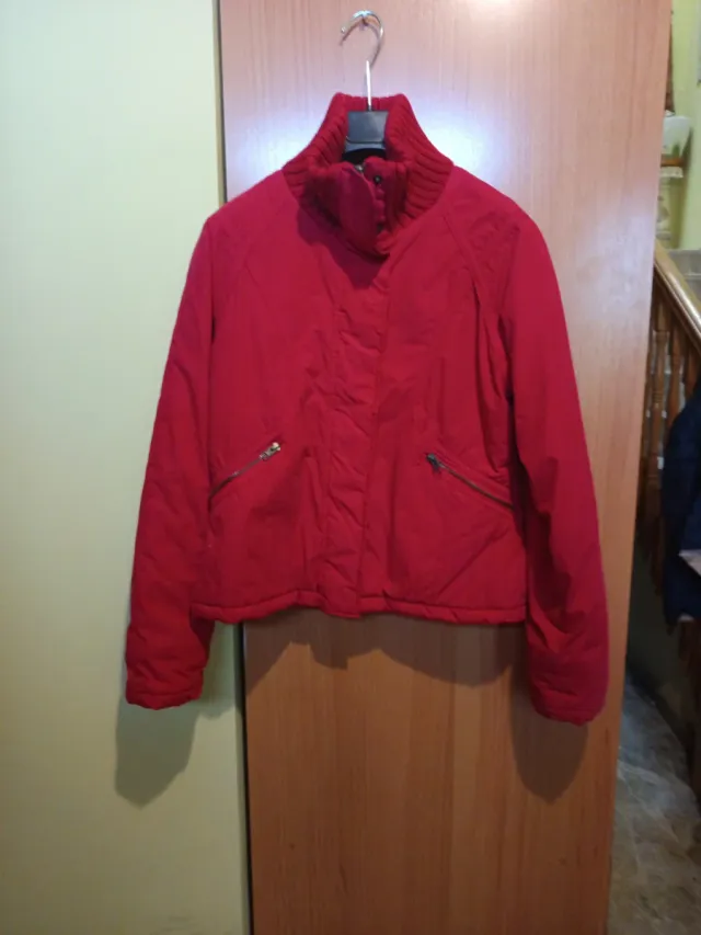 Cazadora roja mujer super calentita.