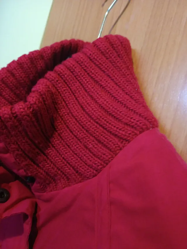 Cazadora roja mujer super calentita.