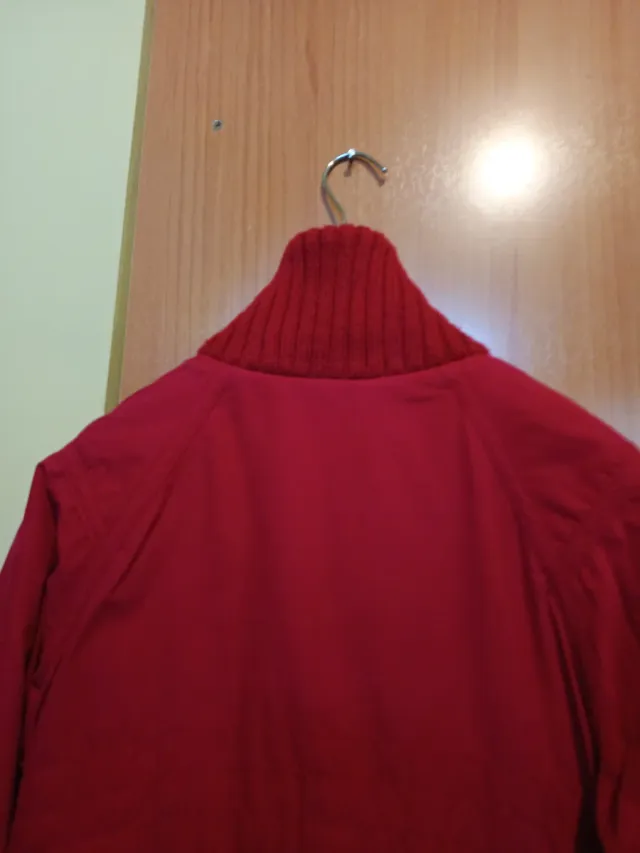 Cazadora roja mujer super calentita.