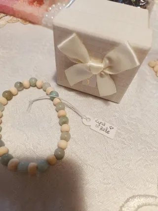 Bracciale perline beige e verdi
