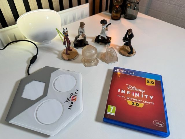 Disney Infinity Star Wars +6 Figuras PS4