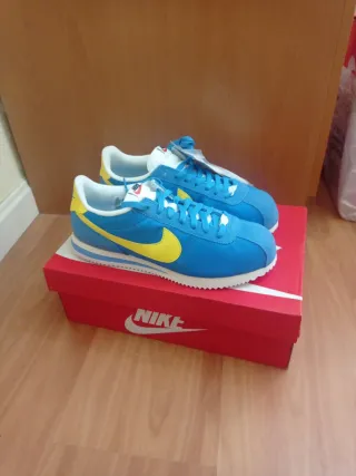 Zapatillas Nike Cortez Azul y Amarillo