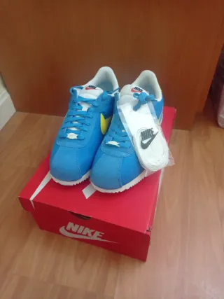 Zapatillas Nike Cortez Azul y Amarillo