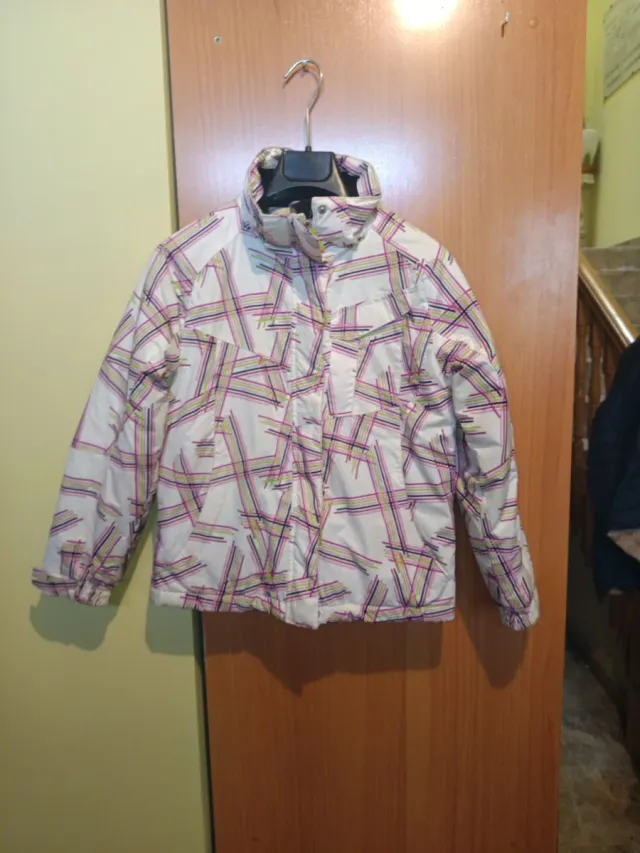 Cazadora de nieve súper calentita.