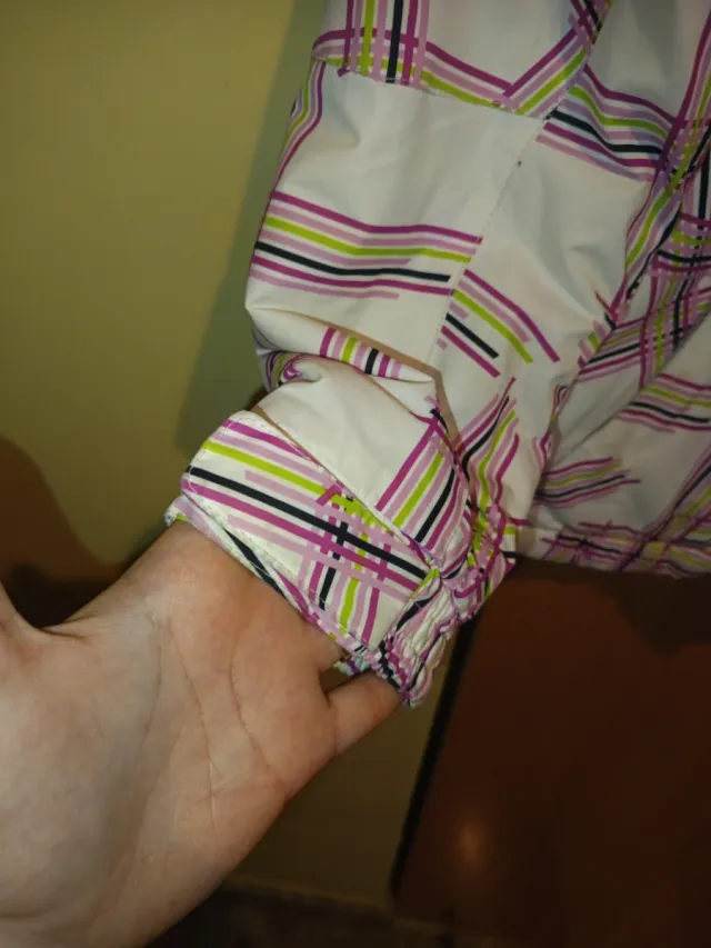 Cazadora de nieve súper calentita.