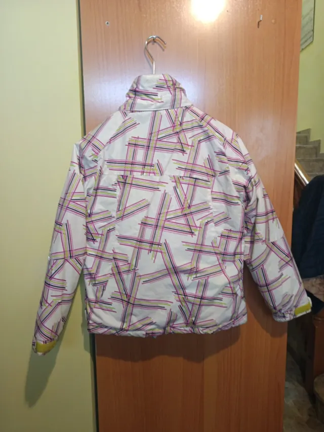 Cazadora de nieve súper calentita.