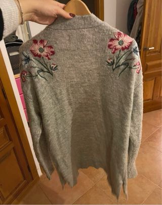 Chaqueta larga de lana bordada