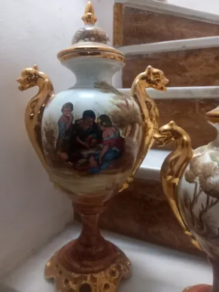 Juego 3 jarrones antiguos dorados