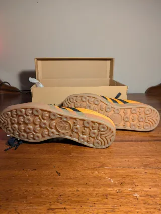 Zapatillas Adidas Naranja y Negro