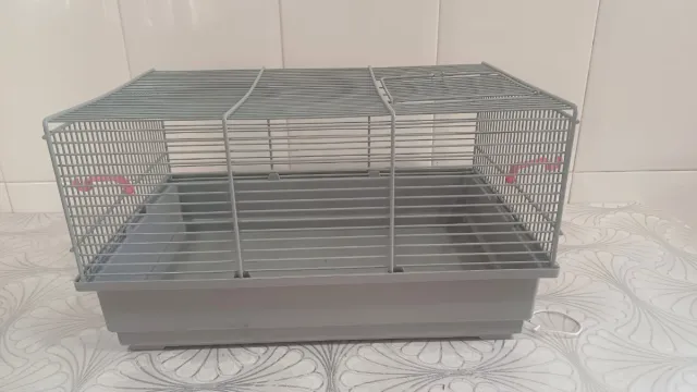 Jaula para hámster gris y rosa