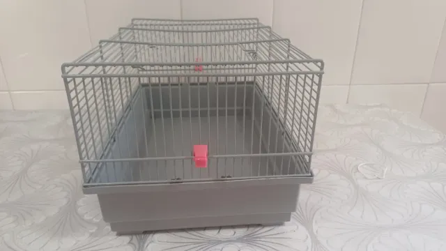 Jaula para hámster gris y rosa