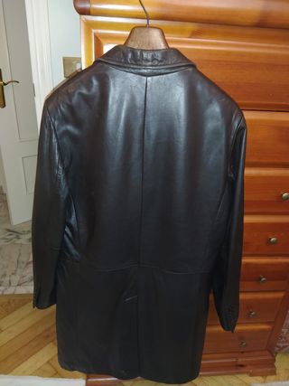 Chaqueta de Piel Negra y Roja