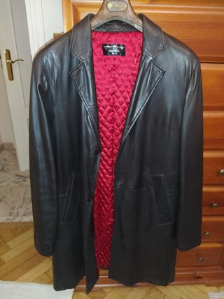 Chaqueta de Piel Negra y Roja