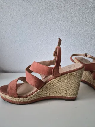 Sandalias cuña rosa palo