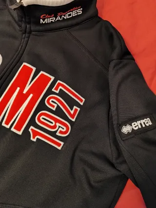 Sudadera C.D. Mirandés 1927 Errea Negra