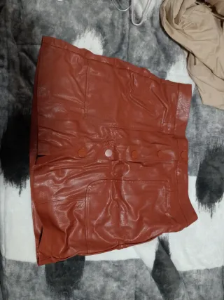 Falda marrón de cuero