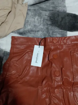 Falda marrón de cuero