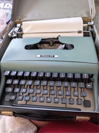 Máquina de escribir Pluma 22.