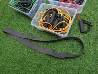 Mancuernas, Kettlebells, Elásticos