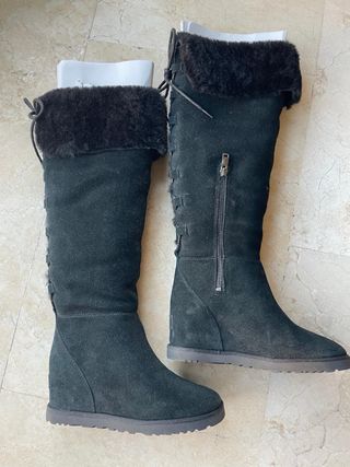 UGG Classic Femme OTK Lace.
