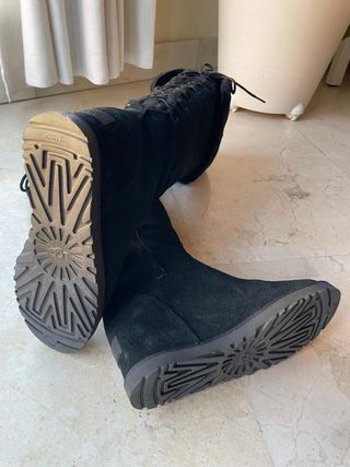 UGG Classic Femme OTK Lace.