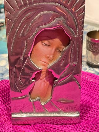 Marco de plata con imagen religiosa