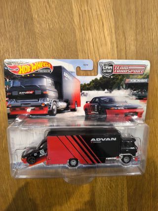 Hot Wheels Team Transport Advan Nissan