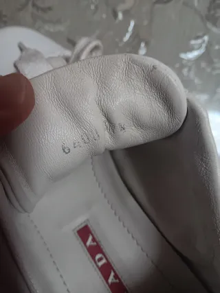 Zapatillas Prada Blancas y Plateadas