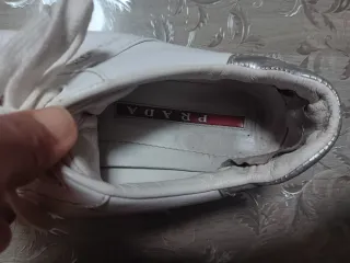 Zapatillas Prada Blancas y Plateadas