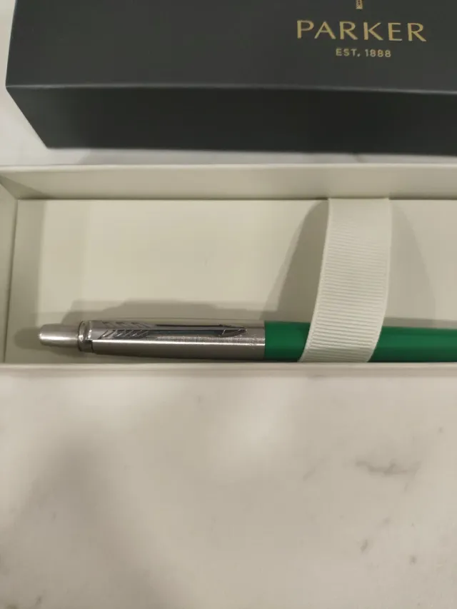 Caneta Parker Verde e Prata