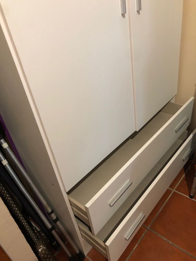 Ropero blanco 2 puertas y 2 cajones