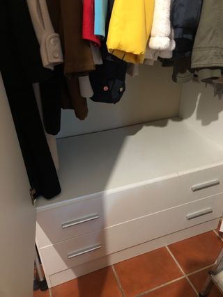 Ropero blanco 2 puertas y 2 cajones