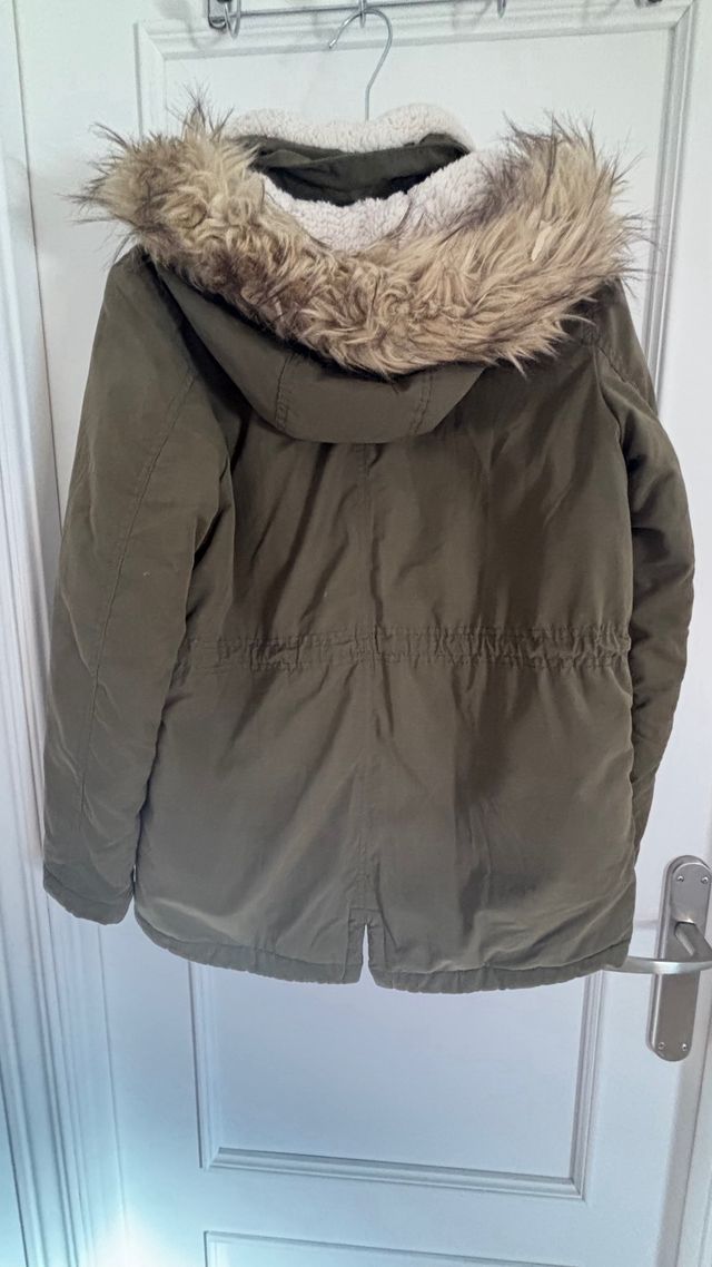 Cazadora verde H&M con capucha