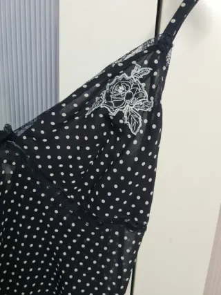 Lencería sexy lunares