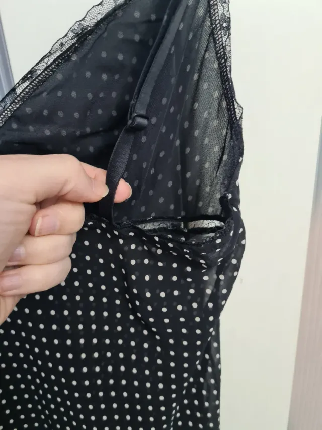 Lingerie sexy com bolinhas