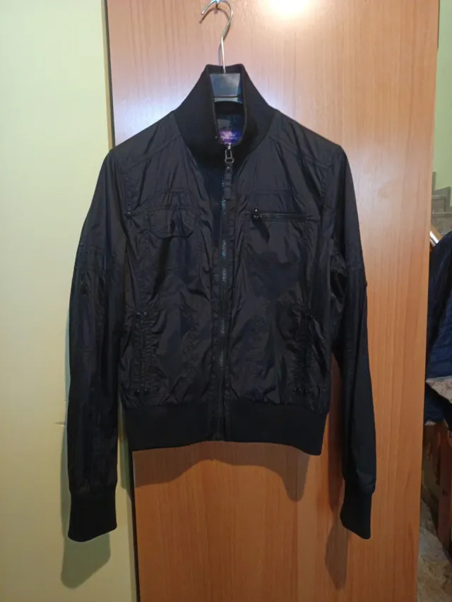 Chaqueta unisex negra. Super cómoda