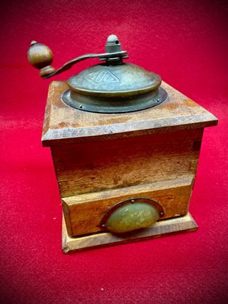 Molinillo café madera y hierro antiguo