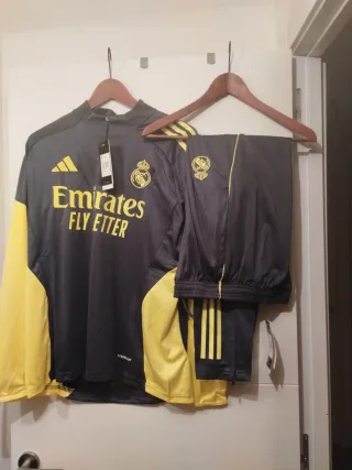 Chándal Adidas Negro y Amarillo