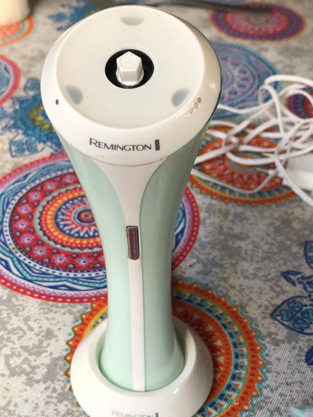 Limpiador Facial Remington Verde y Blanco