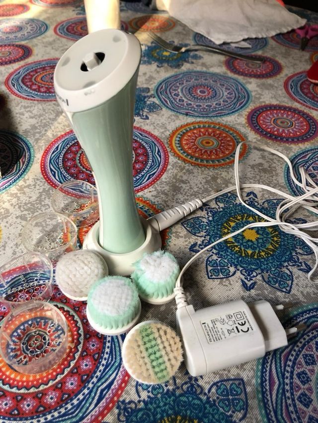 Limpiador Facial Remington Verde y Blanco