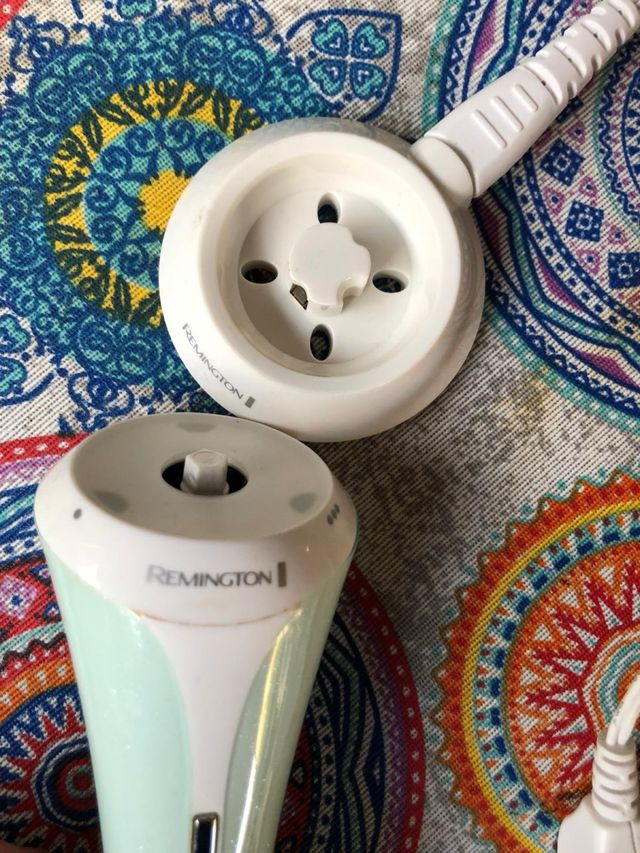 Limpiador Facial Remington Verde y Blanco