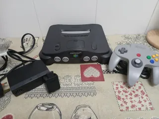 Consola Nintendo 64 Negra y Gris