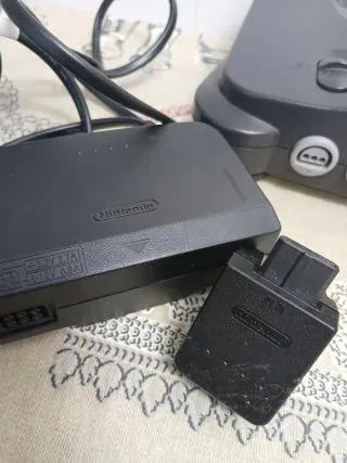 Consola Nintendo 64 Negra y Gris