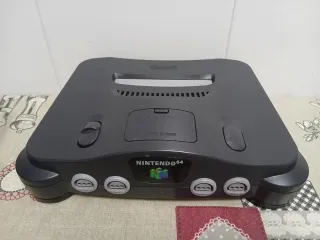Consola Nintendo 64 Negra y Gris