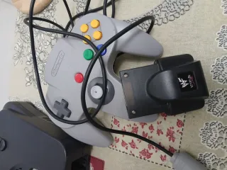 Consola Nintendo 64 Negra y Gris