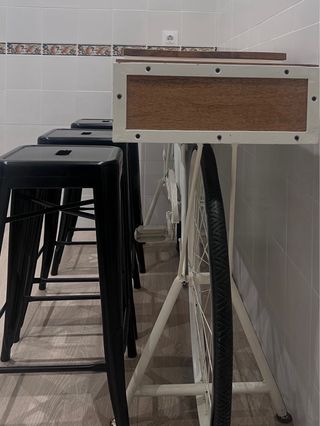 Mesa madera, consola, Barra metal Bicicleta