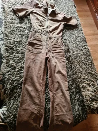 Mono manga corta en tono marrón