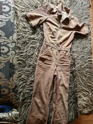 Mono manga corta en tono marrón